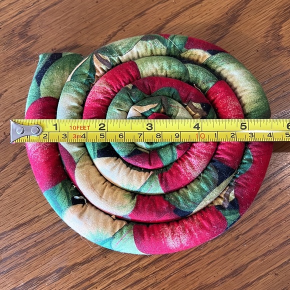Handmade hot pad, red, green, cream fruit pattern, thick spiral pot holder - Picture 3 of 3